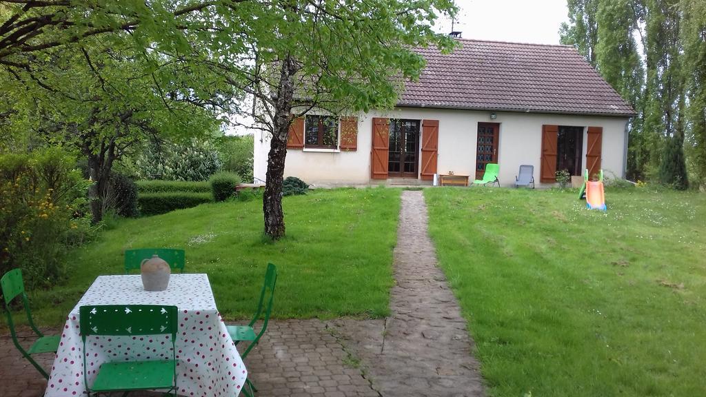 Gite Du Vieux Charme Villa Saint-Amand-en-Puisaye Exteriör bild